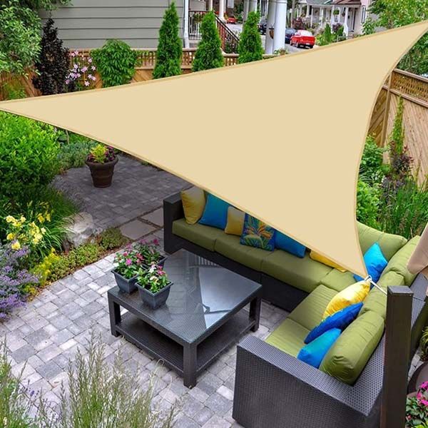malla-sombra-triangular-beige-de-3x3-metros